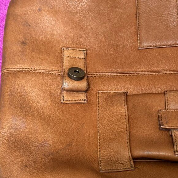 Le Donne Leather Vertical Flap Over Backpack/Shoulder/Crossbody Bag, Tan - Picture 14 of 15